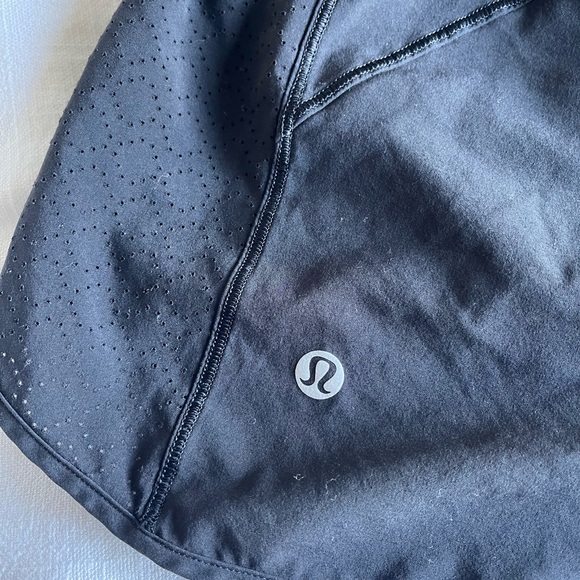 Lululemon - Women’s running shorts - 8 - Picture 3 of 6